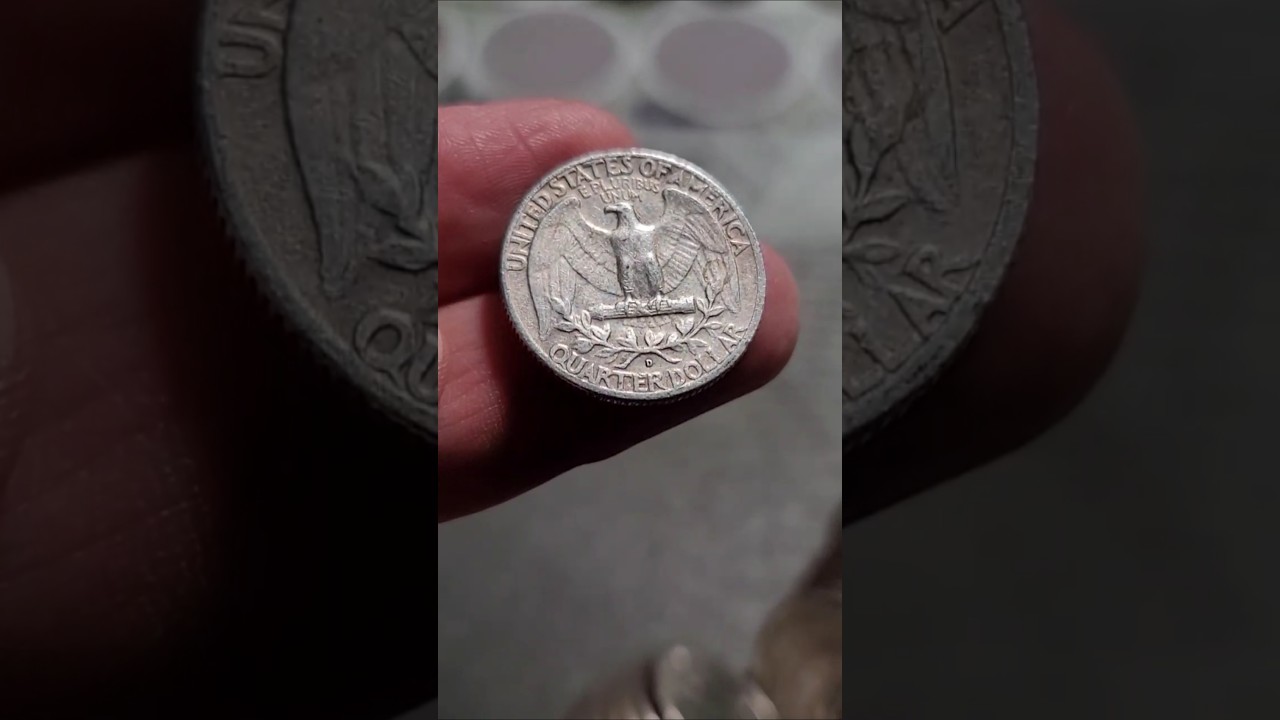 SILVER QUARTER IN A LOOMIS ROLL 