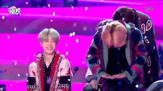 BTS bowing during Ending Stage @ 2018 SBS GAYO DAEJUN