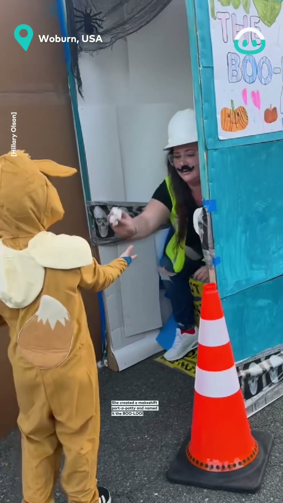 Trick-or-treating at the BOO LOO || ViralHog