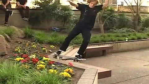 Dan Narloch part in Flow Trash