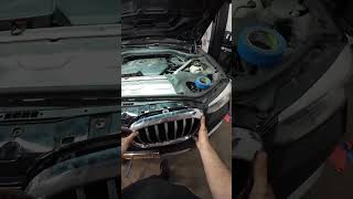 Pov of replacing the active grill shutter on a BMW X5 #bmw #x5 #mechanic #mechanicsoftiktok #tech