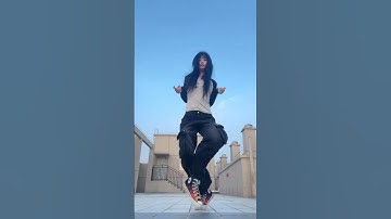 Thumbnail of SAD GIRLZ LUV MONEY (Remix) | Amaarae, Kali Uchis #dance cover