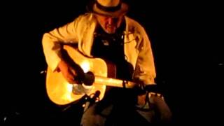 Neil Young - Tell Me Why chords