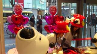 Balloon Art Performer, Miki Sasaki At Ginza Sont Building.