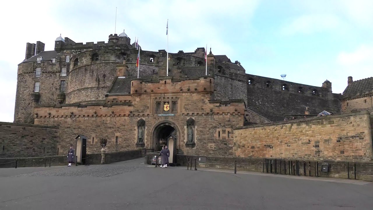 Accession Day 2020 - Changing of Edinburgh Castle Guard [4K/UHD]
