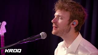 Finneas Performs \\