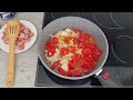 Яичница с помидорами и сосисками. Супер вкусно!