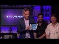 Bizarre trucs: Simon tovert voorwerpen uit iPad  - RTL LATE NIGHT