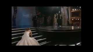 Oscars 2013: Jennifer Lawrence Trips Falls On Stage For Best Actress Silver Linings Playbook