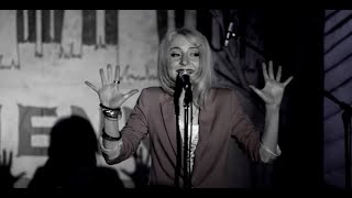 Video voorbeeld van "Vivienne Mort — Сліди маленьких рук [офіційний відеокліп]"