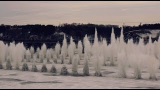 Взрыв льда на Томи (300 кадров в секунду) - ICE BLAST - 300 FPS Slow motion