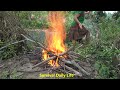 Primitive Life - Couple Bushcraft Use A Bow Catch Fish To Survival Cooking - Eating Delicious