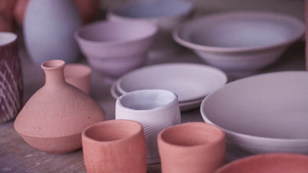 Изготовление глиняной посуды. Керамическая посуда. Изделия из глины. Керамические изделия Эстетика. Глиняная посуда.