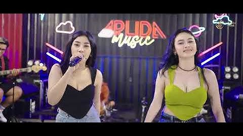 ARLIDA PUTRI FEAT. SHINTA GISUL - AKU CAH KERJO (Official Live Music Video)