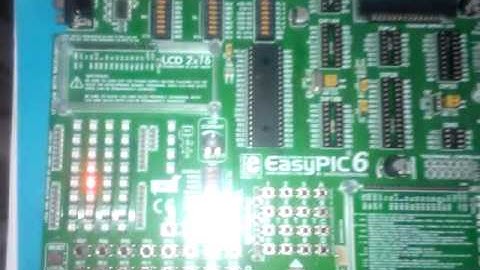 Exemplu aprindere led folosind PIC16F877