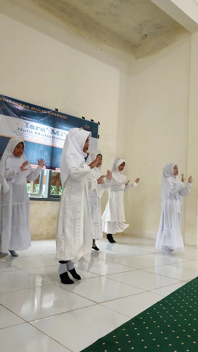 Tari kreasi islami (Tabassam)