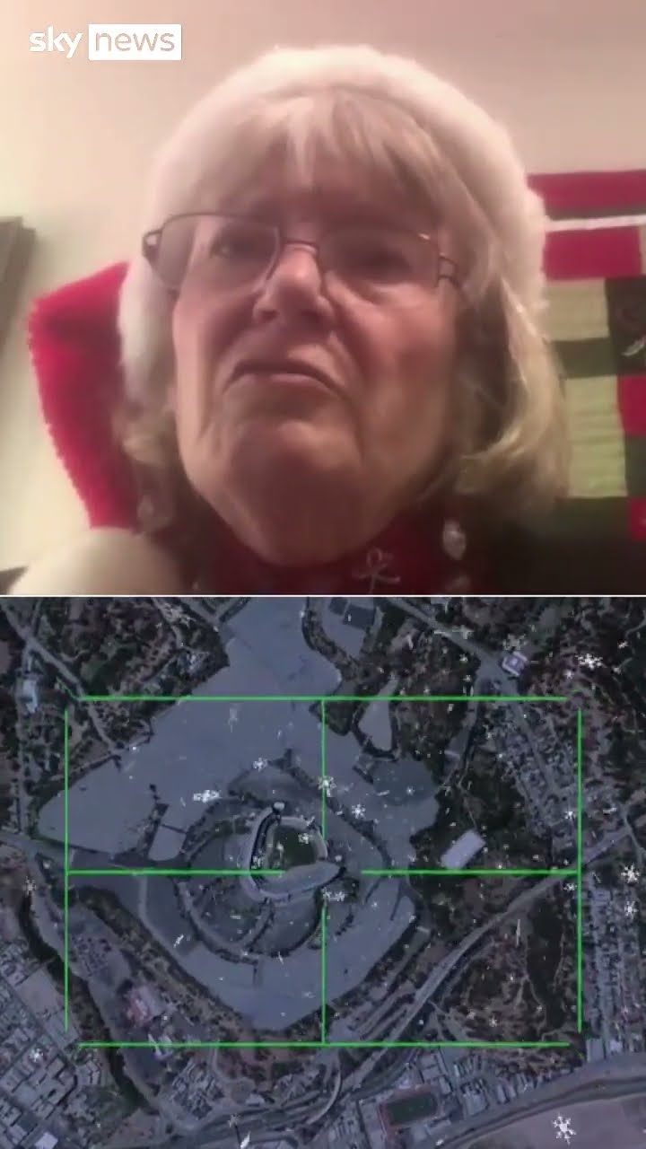 How did the NORAD Santa tracker begin?