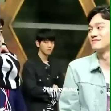 Ketika Byun Baekhyun (EXO) cemburu melihat Park Chanyeol (EXO) bersama member lainnya.