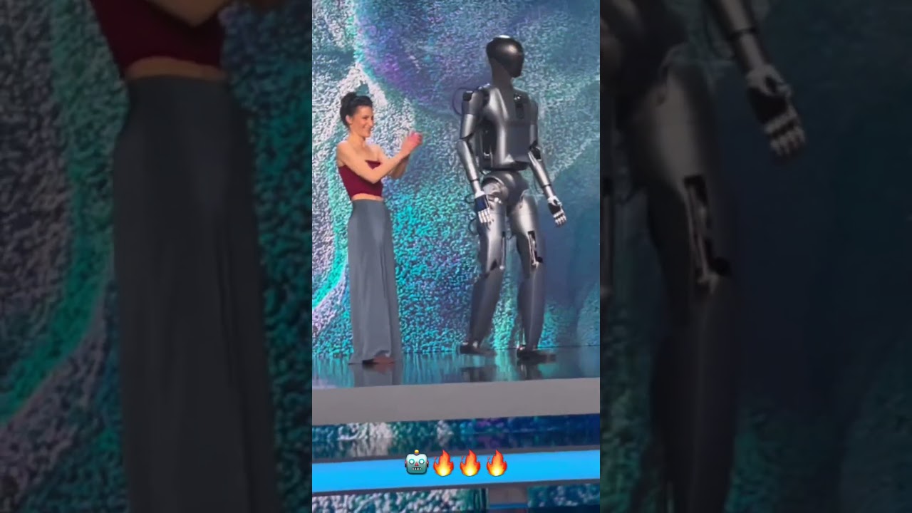 Sber Robotics’ humanoid robot Green walks live in Moscow 🇷🇺 