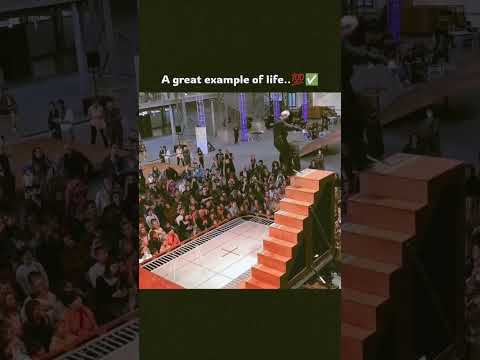 कोणते ही लोक लवकर पुढे जाऊ देत नाहीत..💯🧿