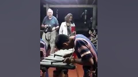 Đàn đá Tây Nguyên, Cô gái vót chông