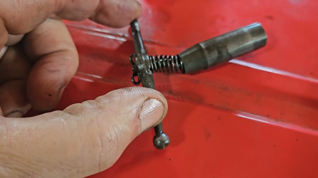 Can't get it up? Lets fix a 3 point hitch hydraulic system on this Vintage Ferguson Tractor