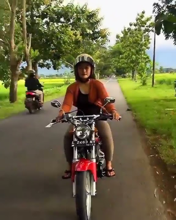 STORY WA 30 DETIK CEWEK NAIK CB BAPER || STATUS WA terbaru 2021
