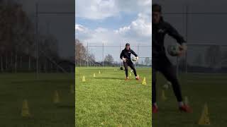 Goalkeeper training alone (David Daróczi)