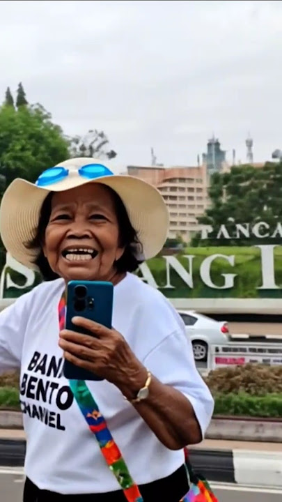 simpang lima semarang #viralvideo #funny #nenekviralterbaru #lucu #comedy #fyp #memes #semarang