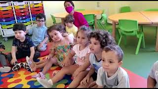 Un Éléphant Qui Se Balançait Sur Une Toile... Par Les Tps.