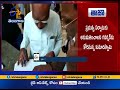 Kumaraswamy at Raj Bhavan; no permission