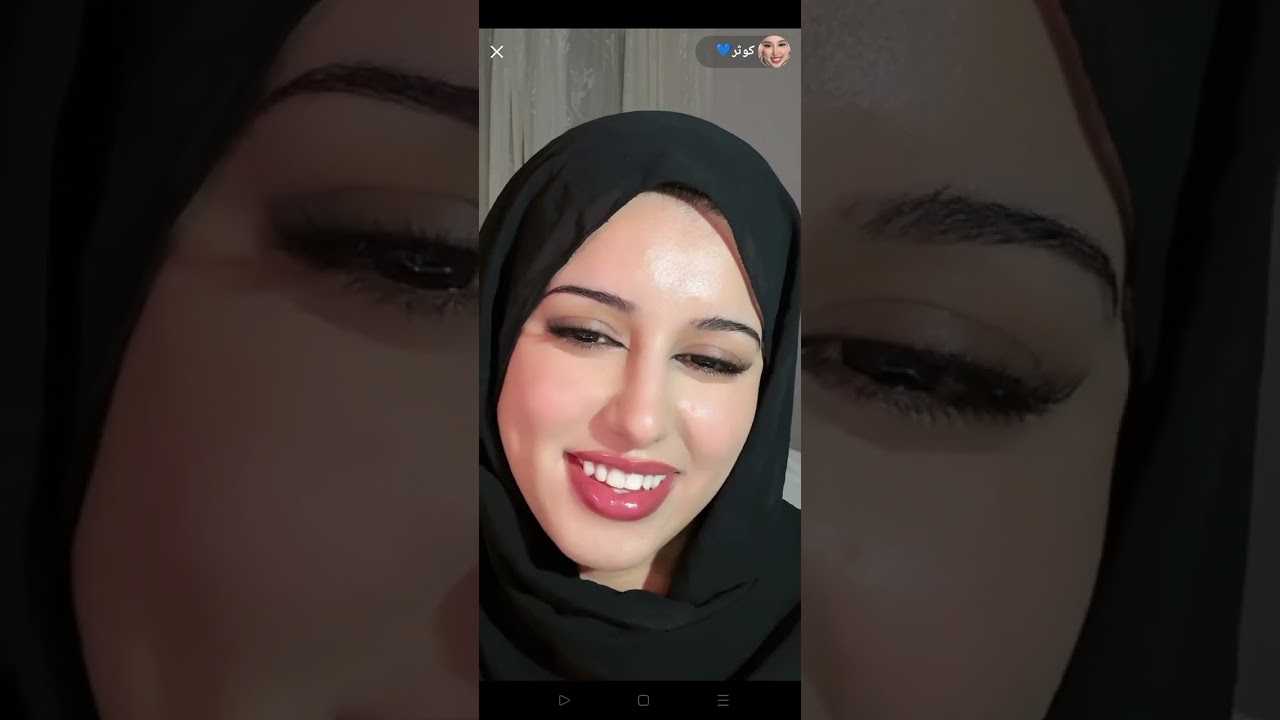 اجمل نظرات العيون واحلا شفايف يتحدث 