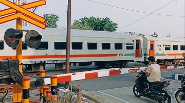 PALANG PERLINTASAN KERETA API STASIUN PONCOL Jalan Hasanudin Semarang Ka Tawang Jaya
