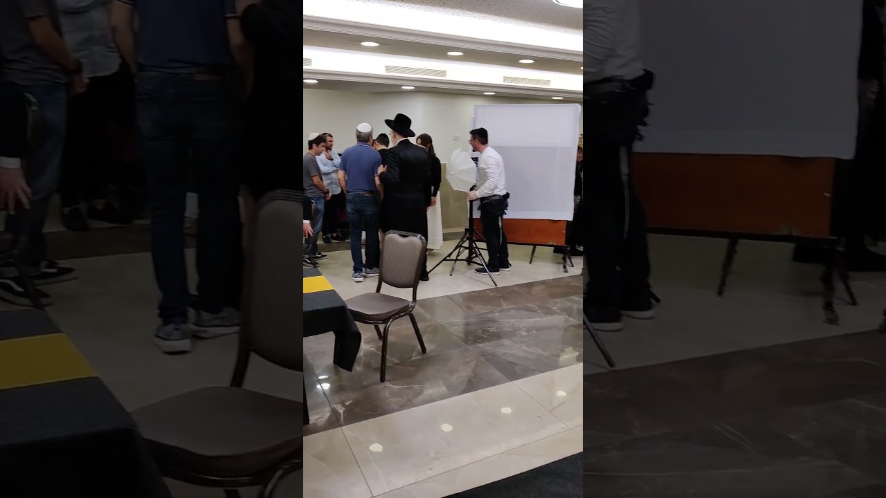 בליווי נגן החליל ראובן חיון