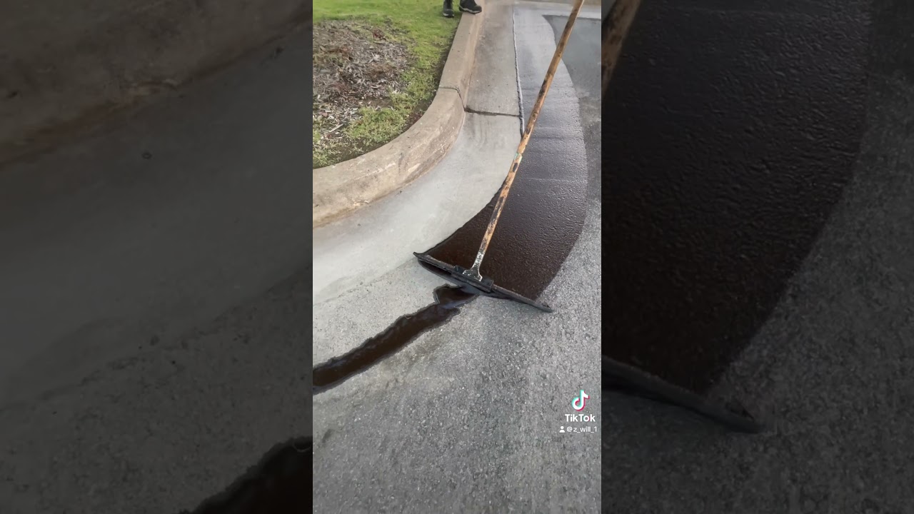 How to seal coat a parking lot 