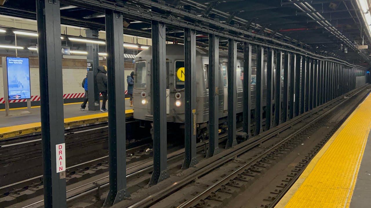 N and R trains moment at BMT Fourth Avenue Line