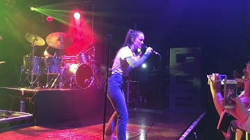 Sigrid - Fake Friends [Live 2017]