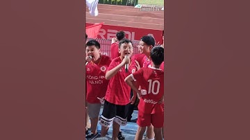 Nhóm CĐV nhí của Clb CAHN khiến các bậc tiền bối dè chừng "mất việc" #football #fan #vleague #kids