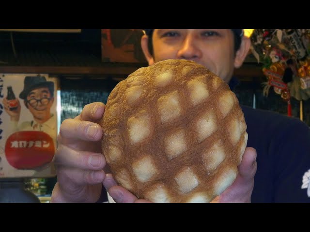 The Melon Pan Tradition: Japanese Sweet Bread メロンパン 花月堂