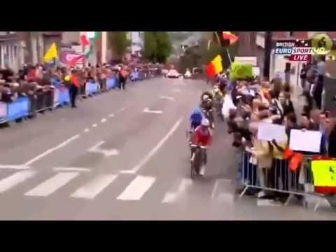 Dan Martin crashed at liege bastan liege