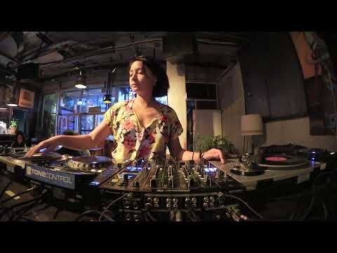 Hellie Berry @ Shourai Sessions, RADION, Amsterdam (30-08-2017)