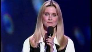 Vignette de la vidéo "Olivia Newton John introduces KC & the Sunshine Band (live medley)"