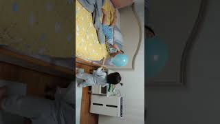 [풍선놀이] 오빠가 침대에서 풍선 떨어뜨리면 주워주는 착한 동생 #즐거운남매놀기 #협동놀이 #2020.04.19