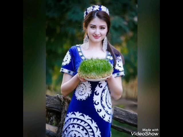 U yuqoridan jinsiy aloqada Hammomda voyeur pornosini tomosha qiling