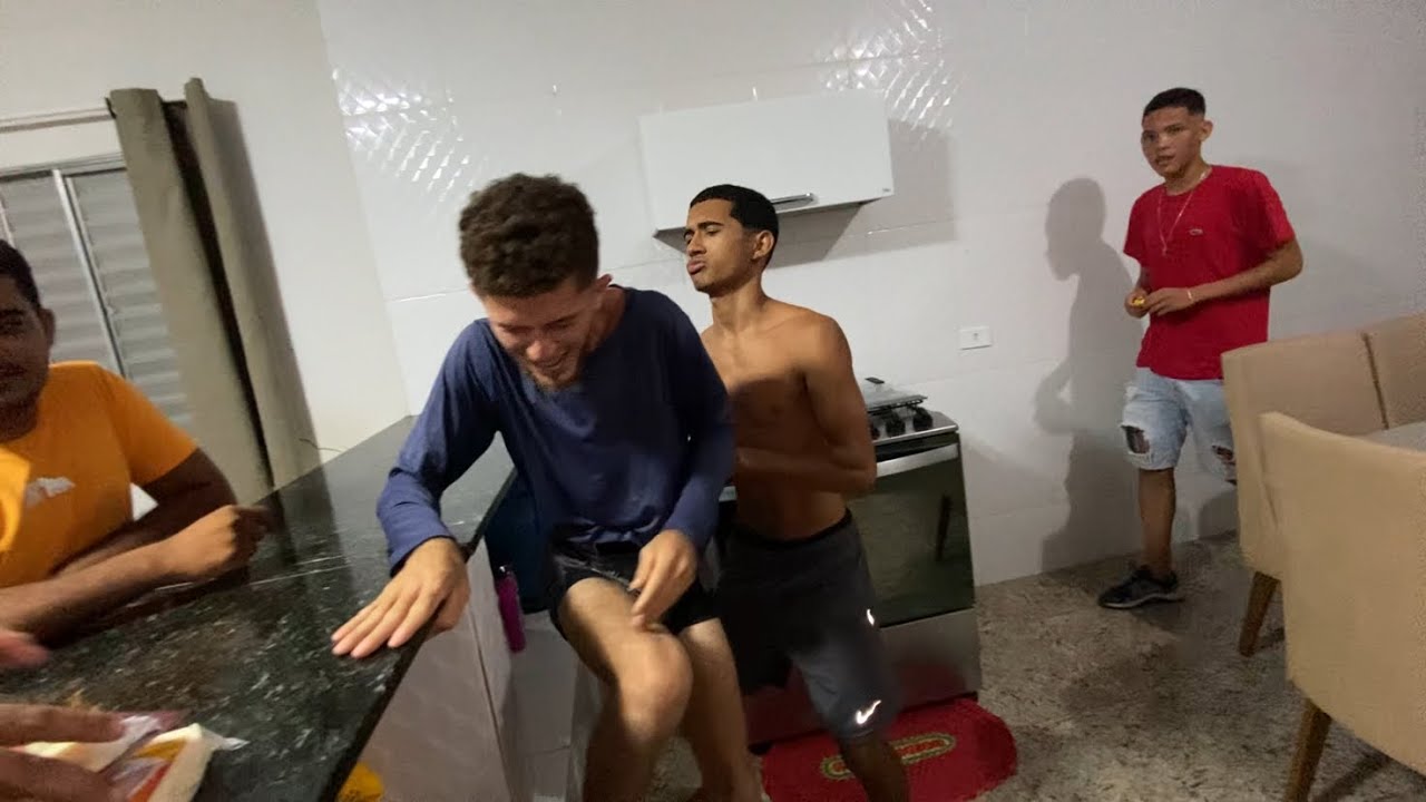 FIZEMOS UMA FESTA DE PISCINA AS 3 HORAS DA MADRUGADA NA CASA DO BRUTINHO