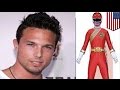 Meurtre  ricardo medina jr le power ranger rouge tue son coloc avec une pe