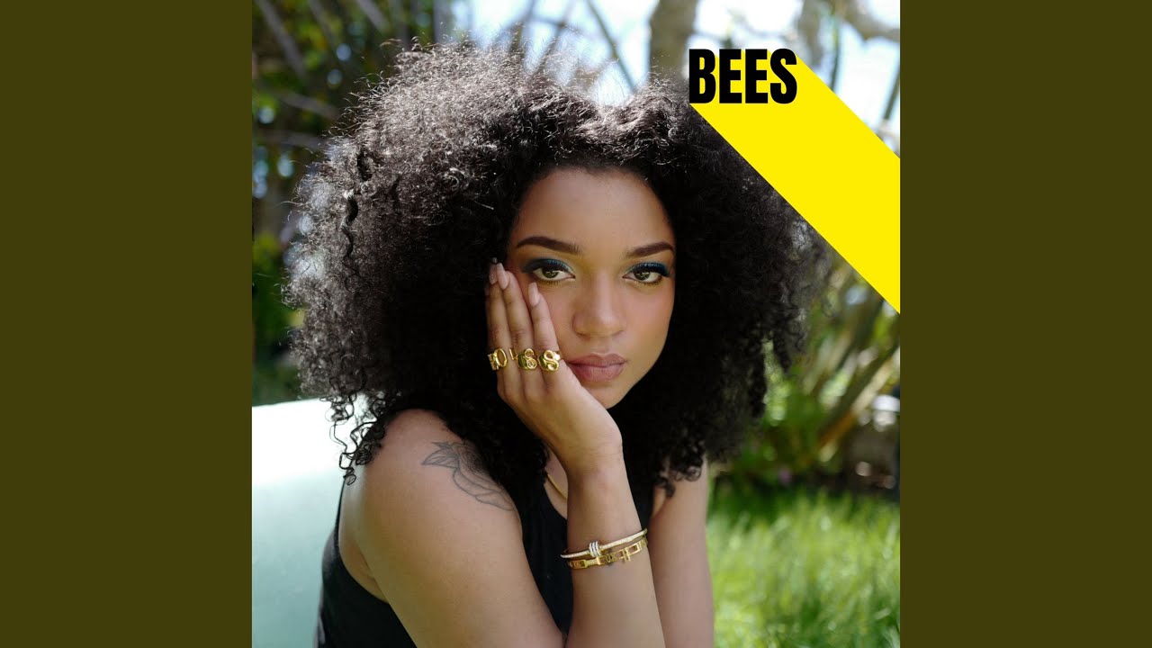 Mira Bees en YouTube Mira Bees en YouTube