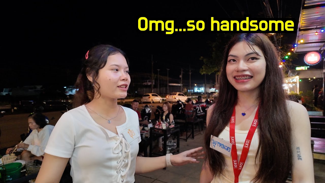 Amazing smile of this shy waitress made me want to live in this boring Thai city forever