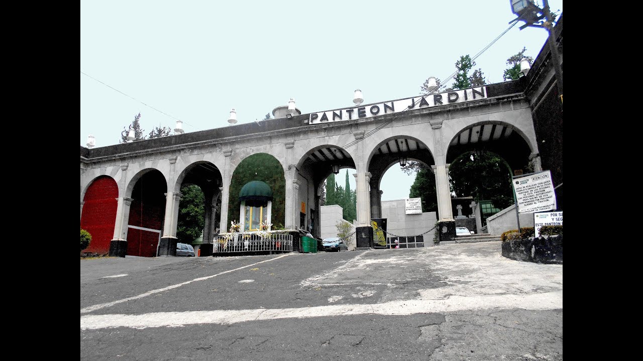 Famosos Sepultados en el Panteón Jardín CDMX