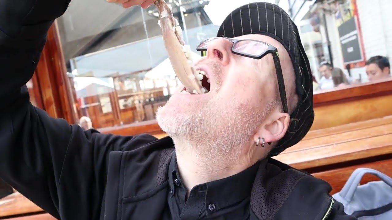 Dutch New Herring 2020 Hollandse Nieuwe 2020 Jan Tom Yam YouTube